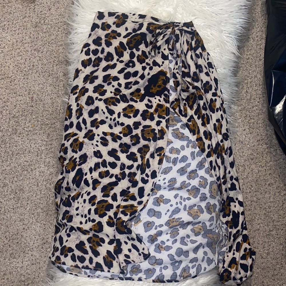 Midi leopard print skirt
